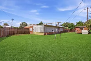 106 Barracuda Ave, Galveston, TX 77550 - Photo 20