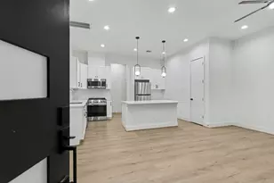 203 Danna Ln, Houston, TX 77009 - Photo 2