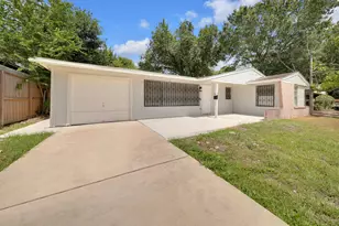 5831 Lyndhurst St, Houston, TX 77033 - Photo 2