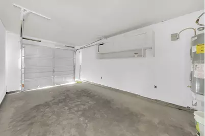 5831 Lyndhurst Street, Houston, TX 77033 - Photo 18