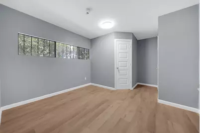 5831 Lyndhurst Street, Houston, TX 77033 - Photo 12