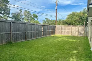 5527 Bertellis Ln, Houston, TX 77091 - Photo 14