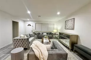 5346 Windswept Ln, Houston, TX 77056 - Photo 4