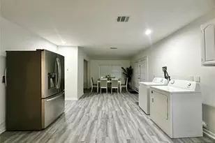 5346 Windswept Ln, Houston, TX 77056 - Photo 8