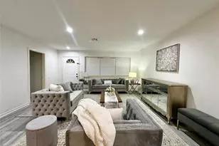 5346 Windswept Ln, Houston, TX 77056 - Photo 4