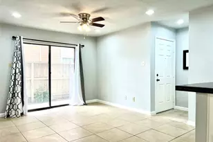 2750 Holly Hall St, Houston, TX 77054 - Photo 4