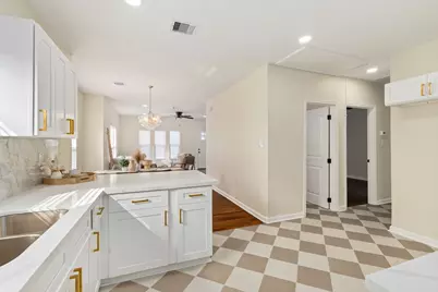 102 E Valverde Street, Brenham, TX 77833 - Photo 12