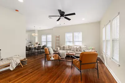 102 E Valverde Street, Brenham, TX 77833 - Photo 4