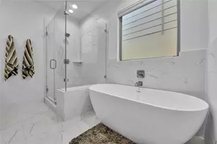 1615 Vermont St, Houston, TX 77006 - Photo 16
