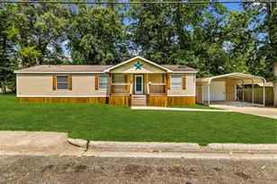 404 E Mimosa Dr, Livingston, TX 77351 - Photo 1