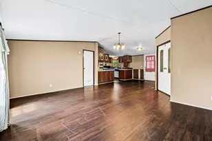 404 E Mimosa Dr, Livingston, TX 77351 - Photo 10