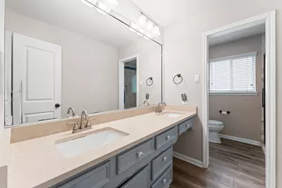 9407 Brooding Oak Circle, Houston, TX 77096 - Photo 18