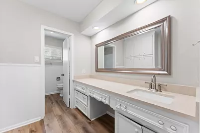 9407 Brooding Oak Circle, Houston, TX 77096 - Photo 20