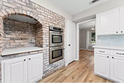 9407 Brooding Oak Circle, Houston, TX 77096 - Photo 14