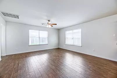 11207 Hall Pines Court, Houston, TX 77075 - Photo 10