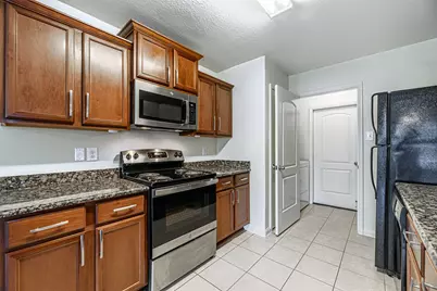 11207 Hall Pines Court, Houston, TX 77075 - Photo 14