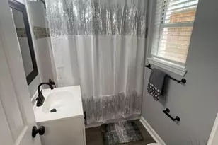 1223 W 25th St, Houston, TX 77008 - Photo 4