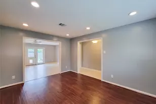 5846 Ettrick Dr, Houston, TX 77035 - Photo 22