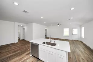 9035 Rose Water Trl, Iowa Colony, TX 77583 - Photo 20