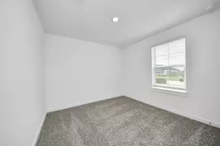 9035 Rose Water Trl, Iowa Colony, TX 77583 - Photo 4