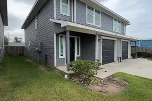 509 Hines Ave, Willis, TX 77378 - Photo 1