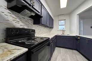 1010 S Wayside Dr, Houston, TX 77023 - Photo 8