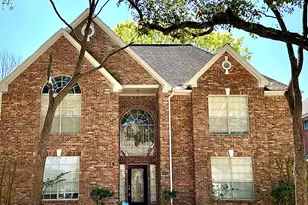 3302 Richland Dr, Sugar Land, TX 77478 - Photo 2