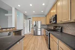1314 Deerbrook Dr, Sugar Land, TX 77479 - Photo 10
