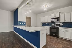 12027 Windage Dr, La Marque, TX 77568 - Photo 2