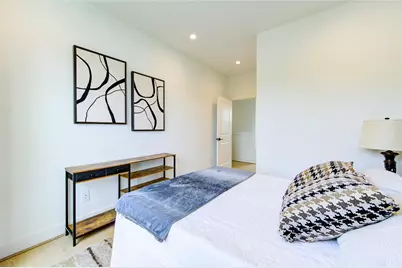 2310 Reinerman Street, Houston, TX 77007 - Photo 8