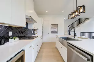 2310 Reinerman St, Houston, TX 77007 - Photo 2