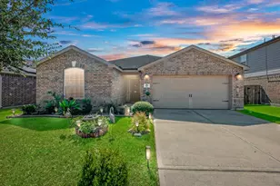 405 Hawks View Dr, La Marque, TX 77568 - Photo 1