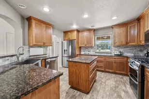 37 Wildwood Lake Dr, Huntsville, TX 77340 - Photo 6