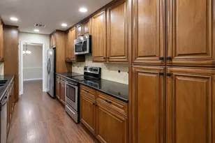 526 N Post Oak Ln, Houston, TX 77024 - Photo 10