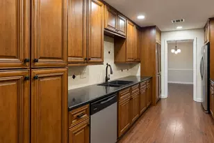 526 N Post Oak Ln, Houston, TX 77024 - Photo 8