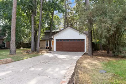 19 Tremont Woods Court, The Woodlands, TX 77381 - Photo 2