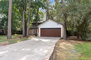 19 Tremont Woods Ct, The Woodlands, TX 77381 - Photo 2