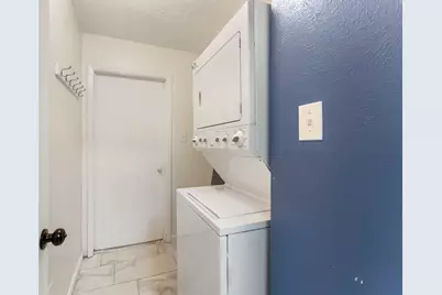 19 Tremont Woods Court, The Woodlands, TX 77381 - Photo 26