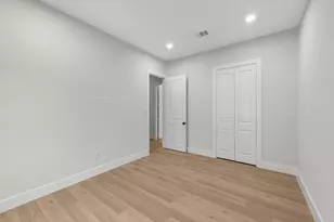 2348 Delafield St, Houston, TX 77023 - Photo 20