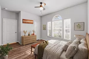 4834 Van Fleet St, Houston, TX 77033 - Photo 6