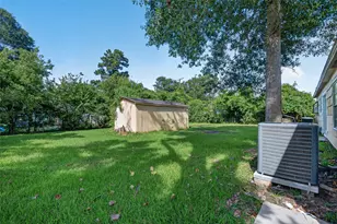 2101 E Fayle St, Baytown, TX 77520 - Photo 42