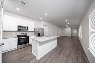 8126 Vanilla Orchid Dr, Houston, TX 77016 - Photo 4