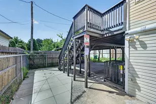 210 W 13th St, Houston, TX 77008 - Photo 36
