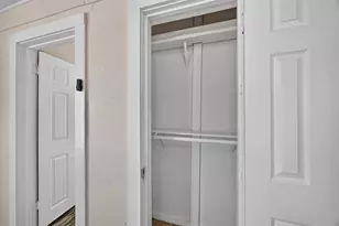 210 W 13th St, Houston, TX 77008 - Photo 28