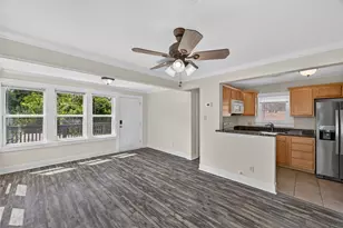 210 W 13th St, Houston, TX 77008 - Photo 12