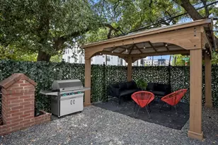 1015 Brooks St, Houston, TX 77009 - Photo 18