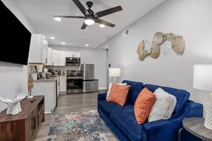 1015 Brooks St, Houston, TX 77009 - Photo 6
