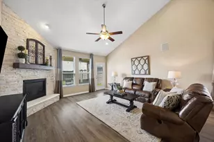 9961 Daisy Field Ln, Brookshire, TX 77423 - Photo 2