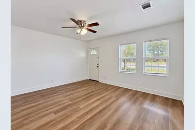 416 W Brazos Avenue, West Columbia, TX 77486 - Photo 8