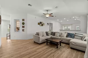 4331 Oakdale Mist Dr, Dickinson, TX 77539 - Photo 6